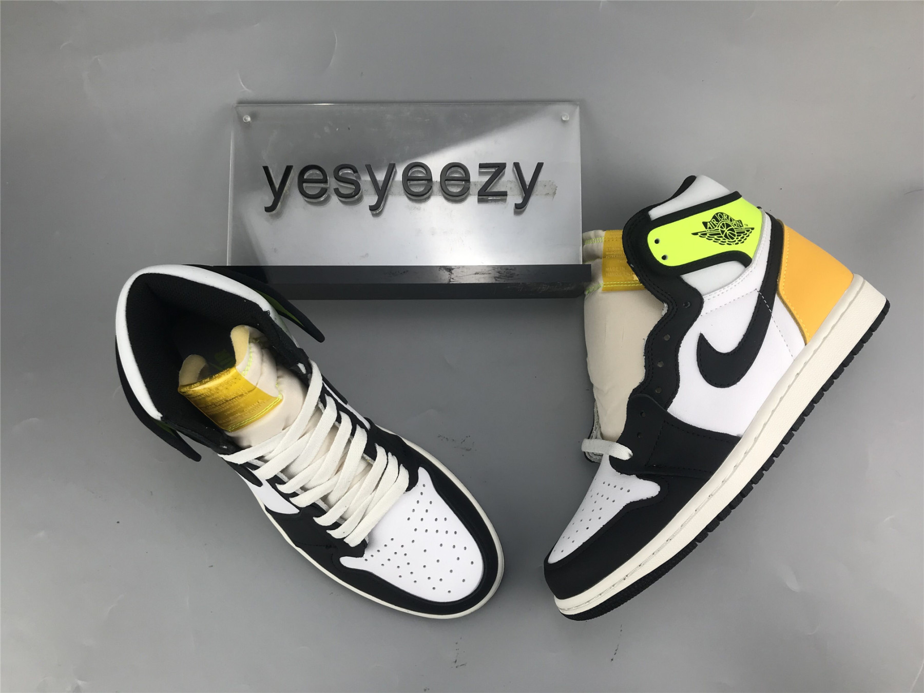 UA AIR JORDAN 1 RETRO HIGH OG 