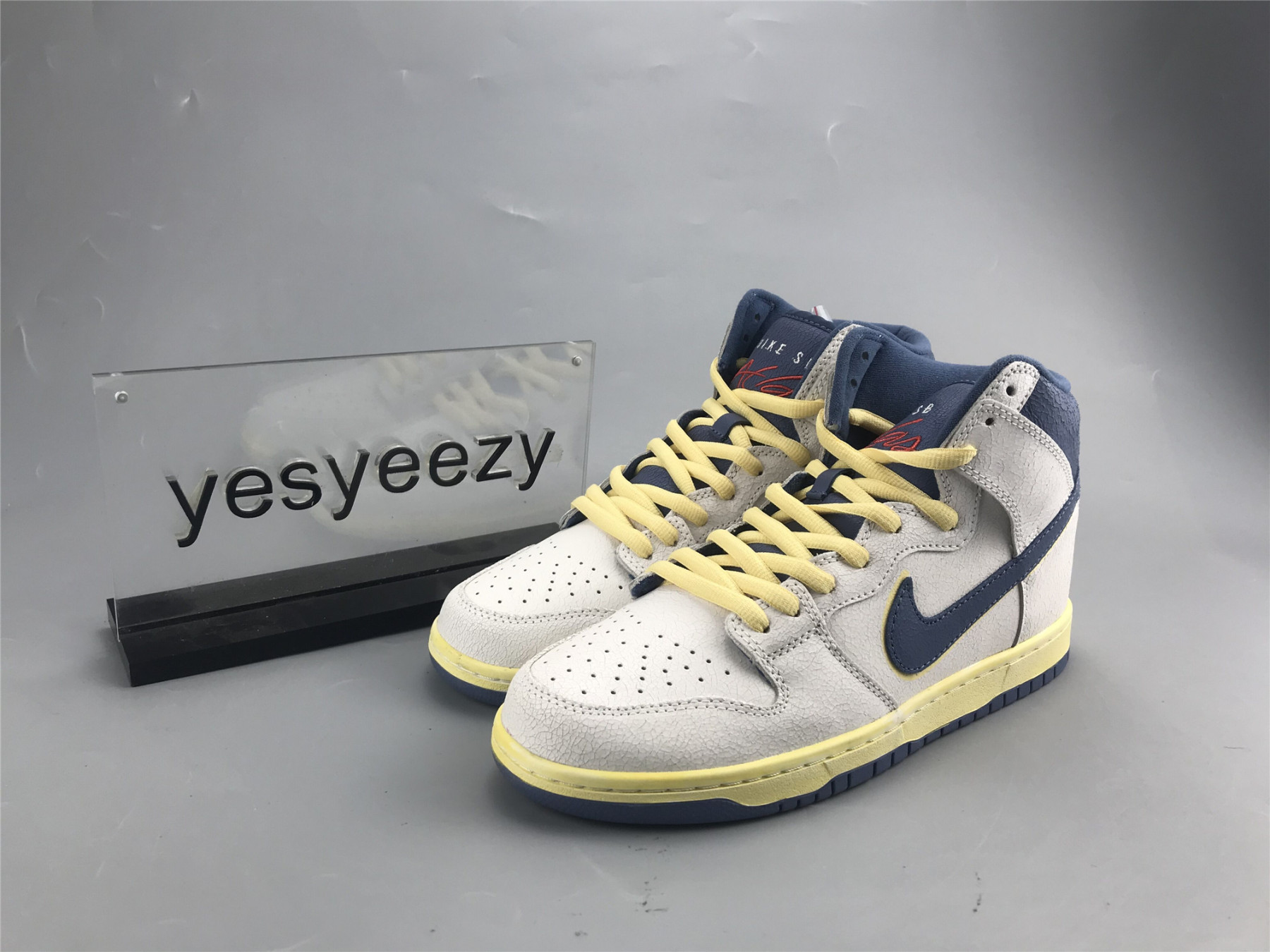 UA NIKE ATLAS X DUNK HIGH SB 