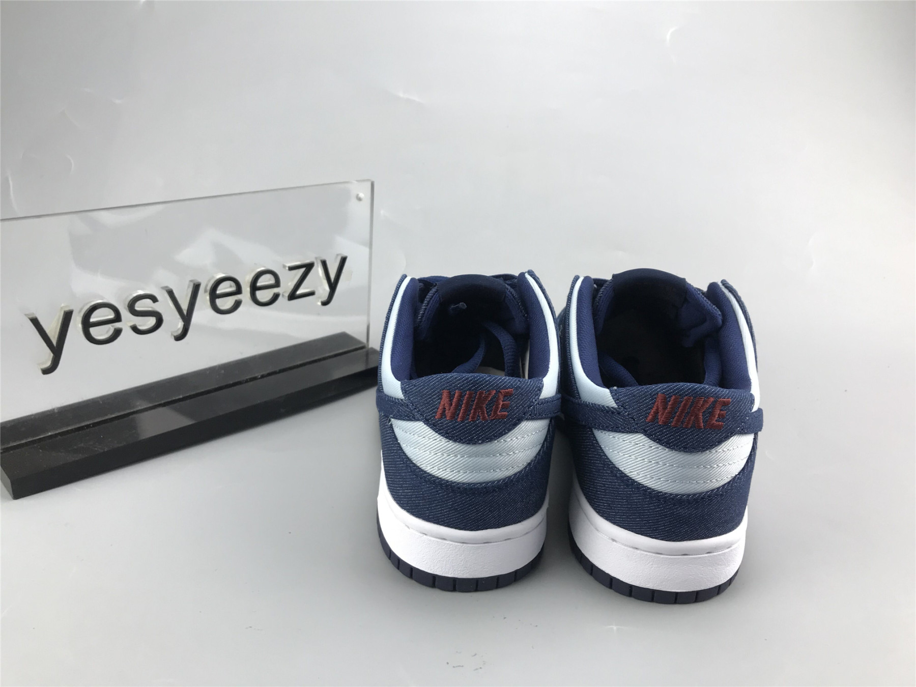 UA NIKE ZOOM DUNK LOW PRO SB 