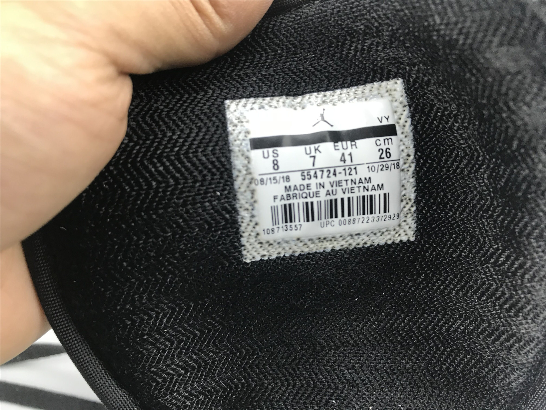 UA  AIR JORDAN 1 MID 