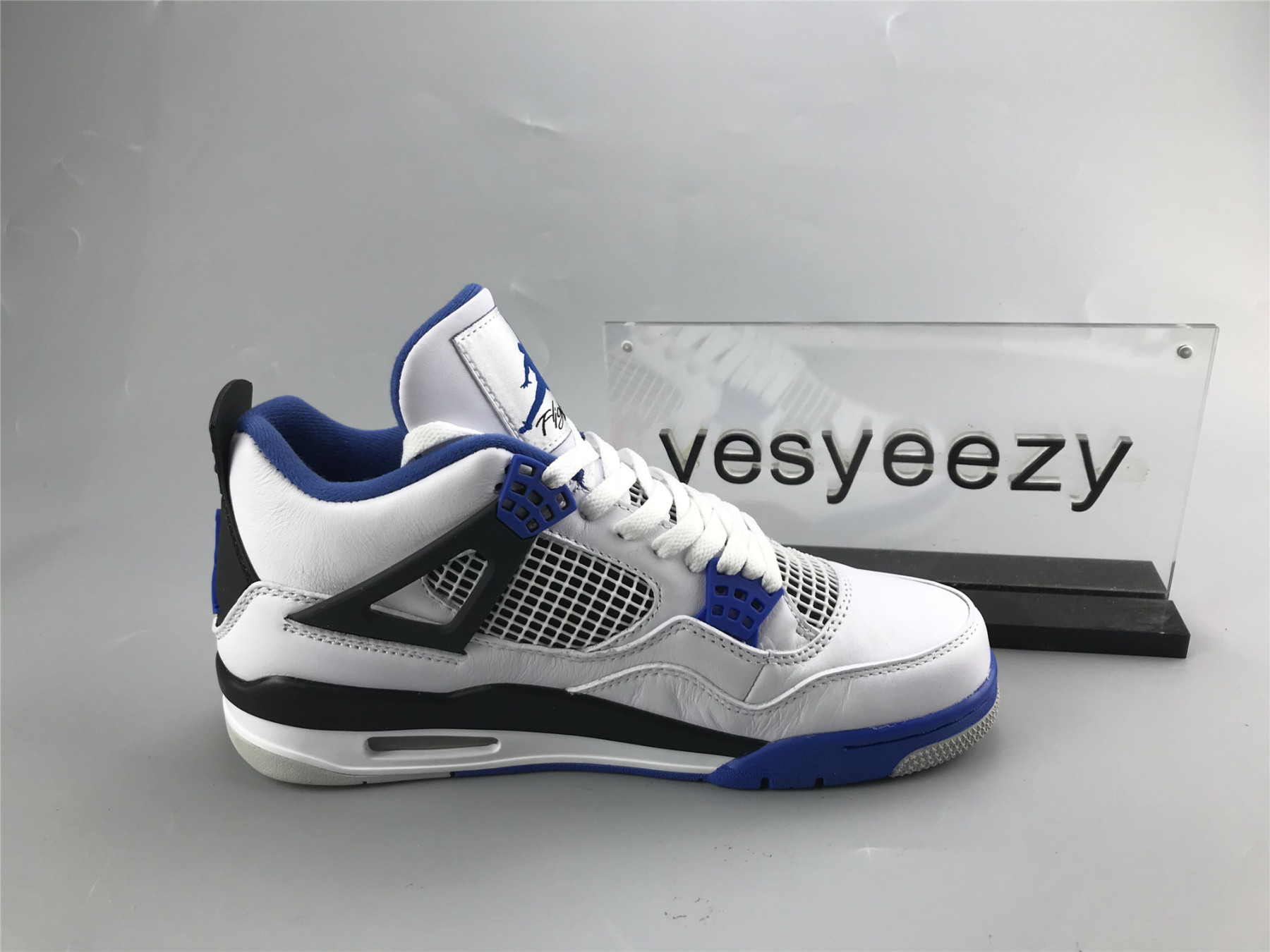 UA AIR JORDAN 4 RETRO 