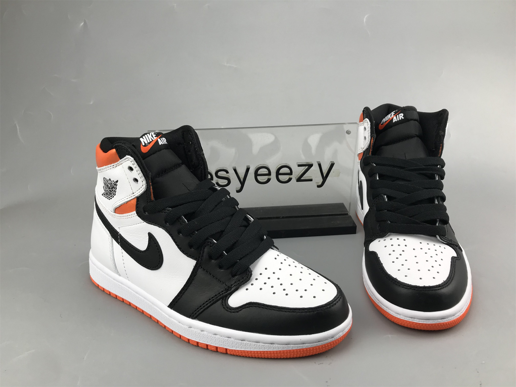 UA AIR JORDAN 1 RETRO HIGH  