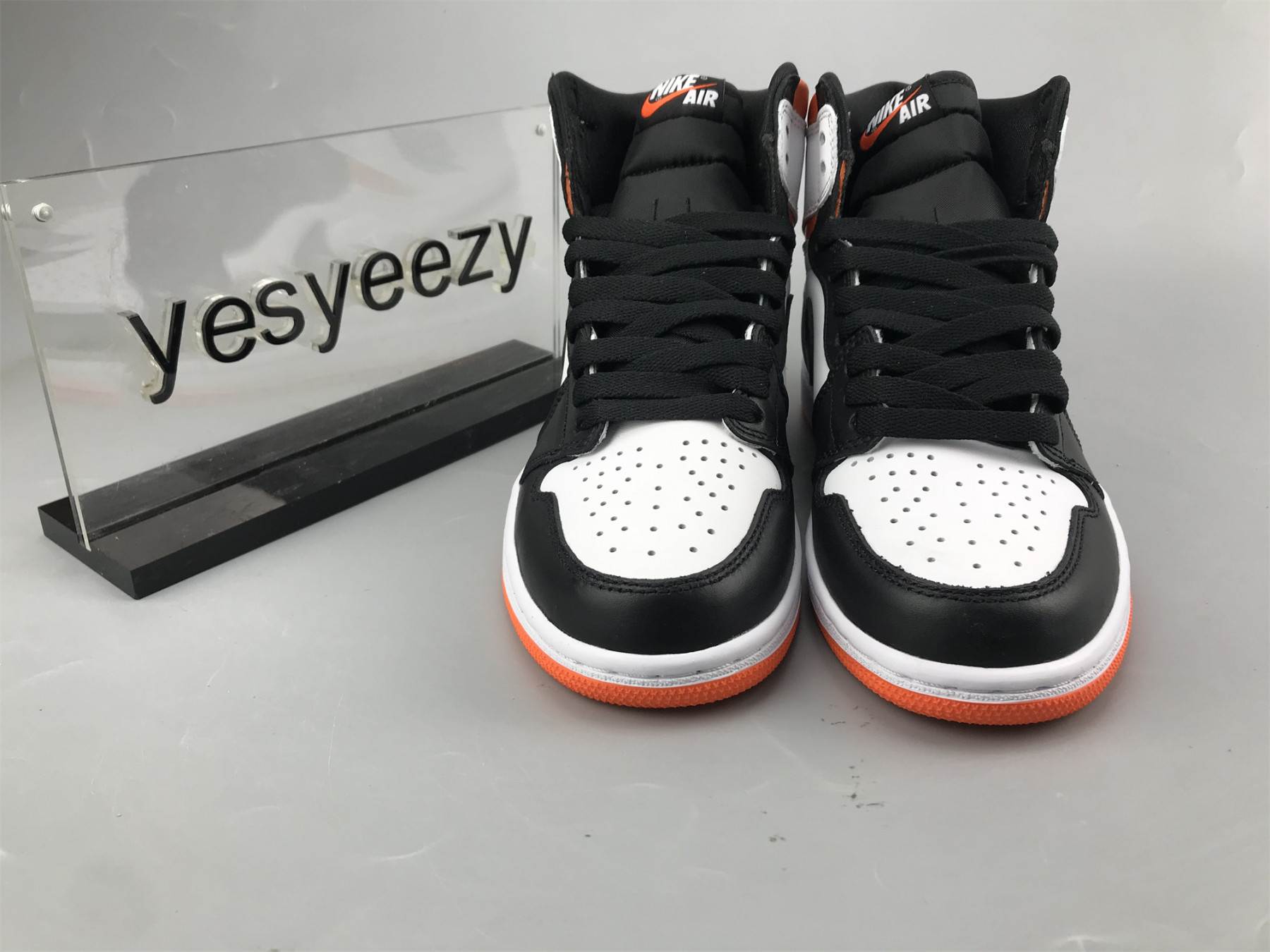 UA AIR JORDAN 1 RETRO HIGH  