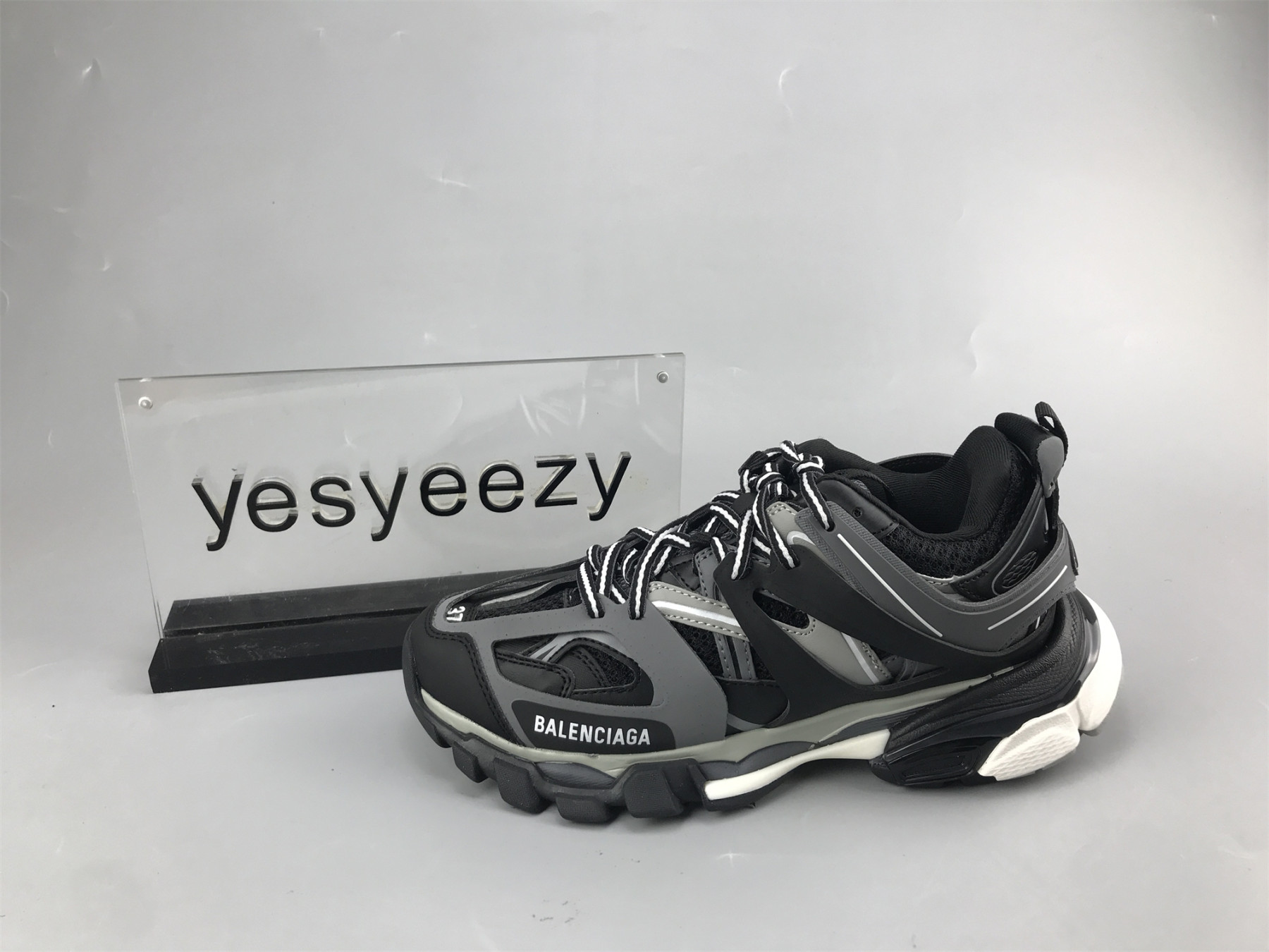 UA TRACK SNEAKER BLACK GREY