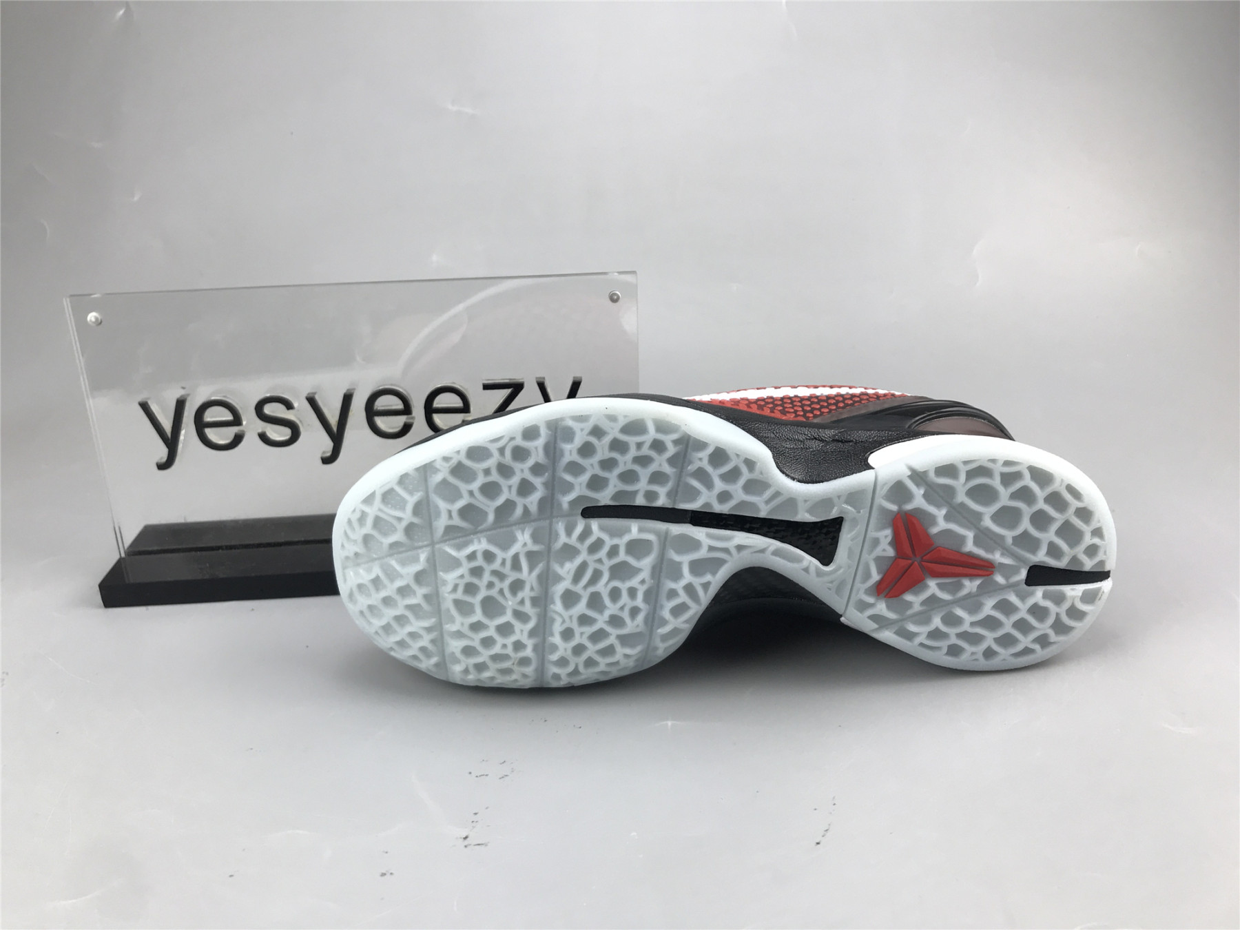UA NIKE ZOOM KOBE 6 PROTRO 