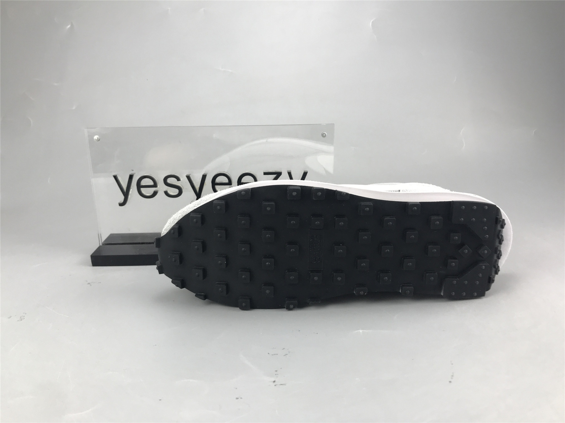 UA NIKE FRAGMENT DESIGN X SACAI X LDV WAFFLE 