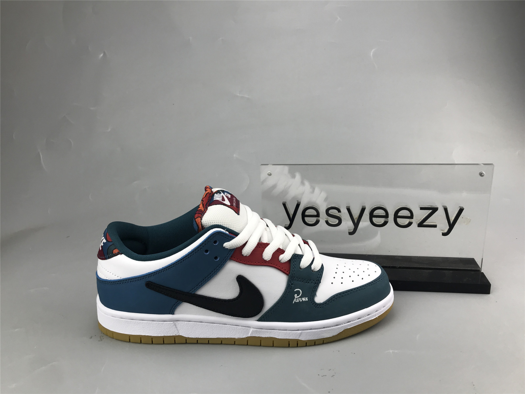 UA PARRA NIKE SB DUNK LOW 2021