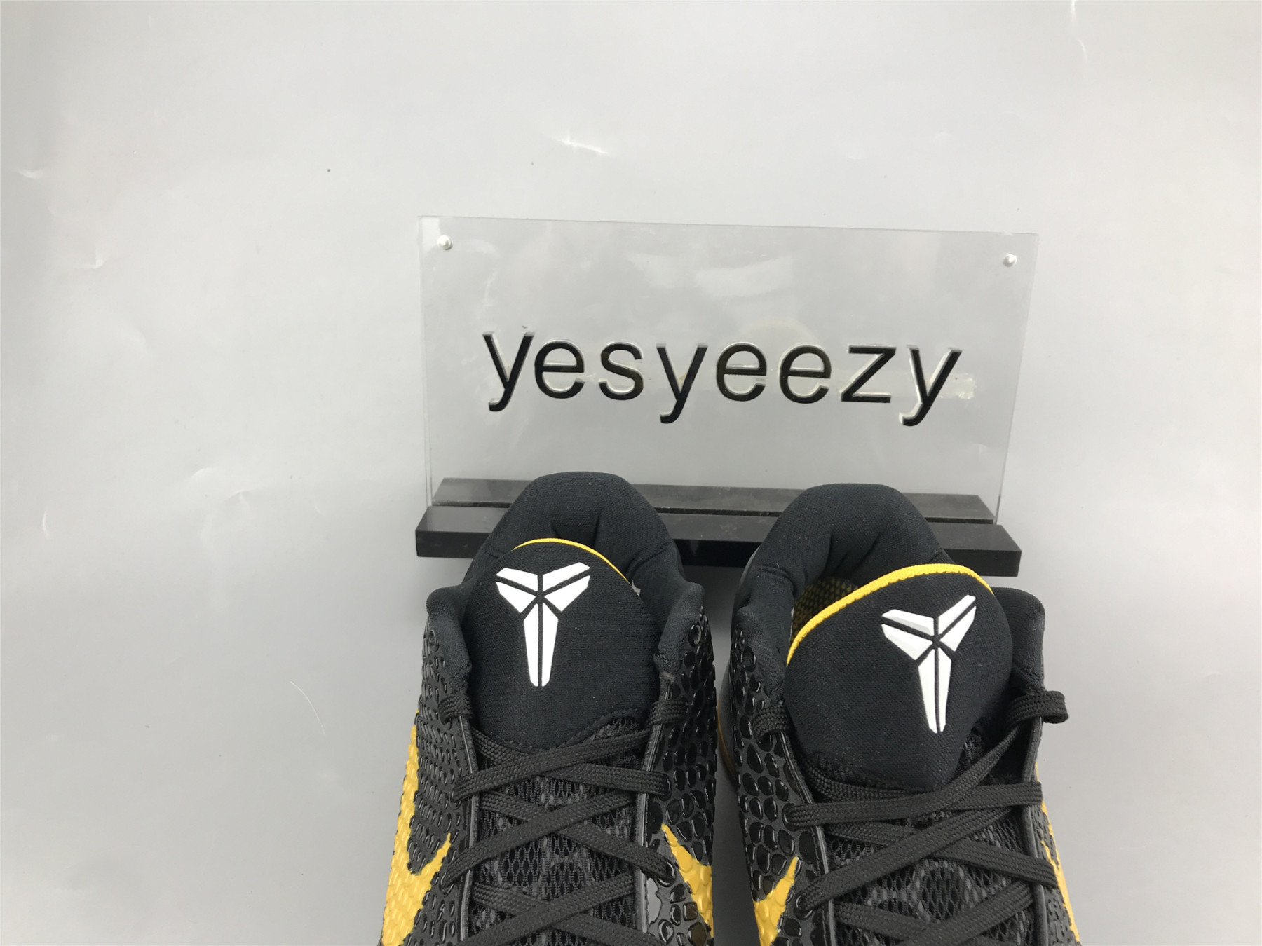 UA NIKE ZOOM KOBE 6 