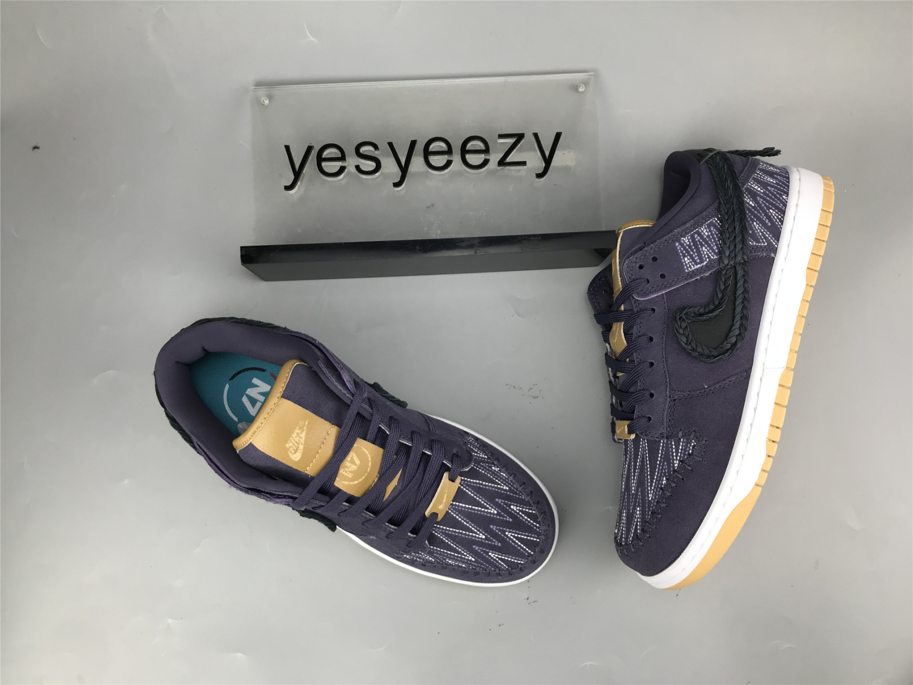 UA NIKE DUNK LOW 