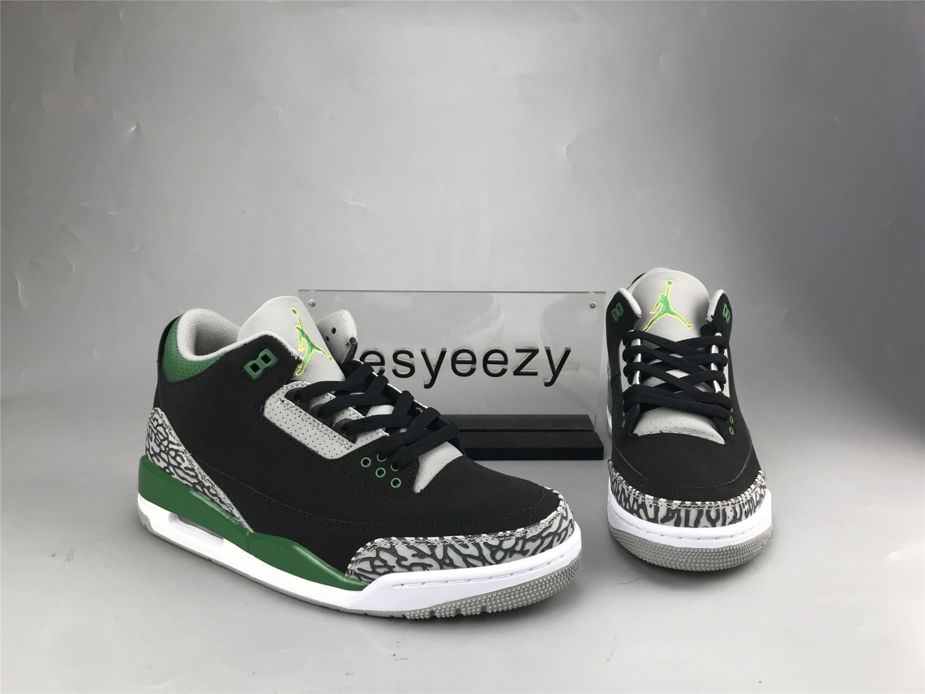 UA AIR JORDAN 3 â€œPINE GREENâ€