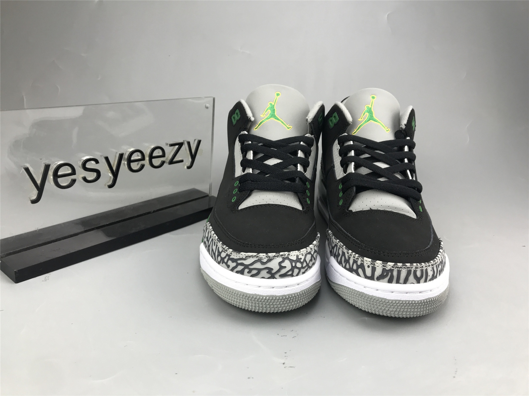 UA AIR JORDAN 3 â€œPINE GREENâ€