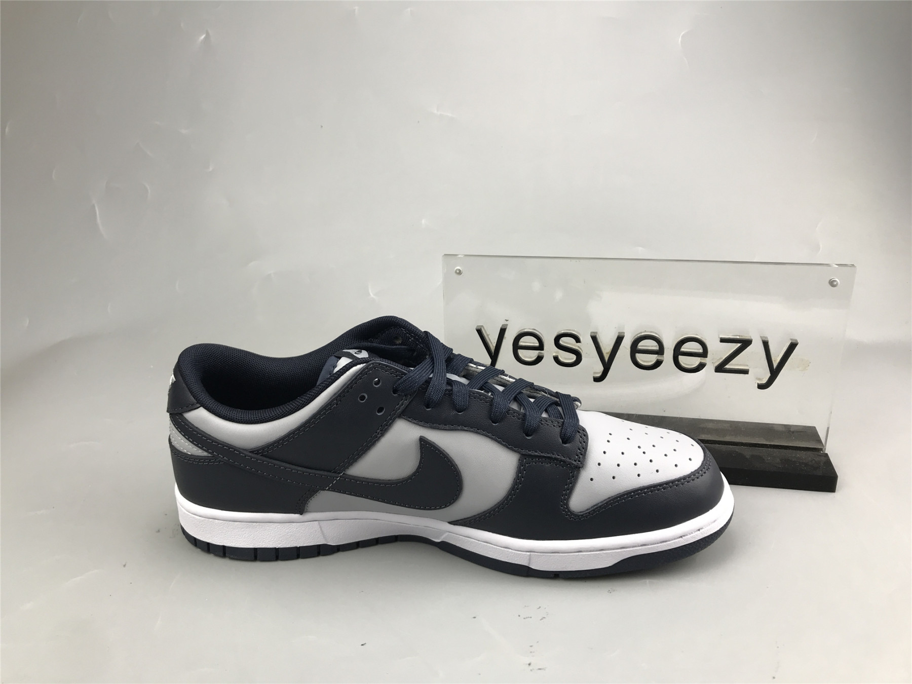 UA NIKE DUNK LOW 