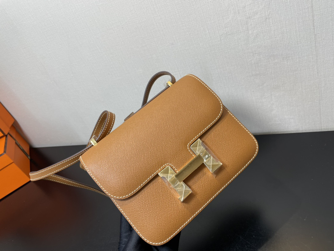 H**me5 Constance 24  Epsom leather gold hardware 9.4"x5.9"x3"