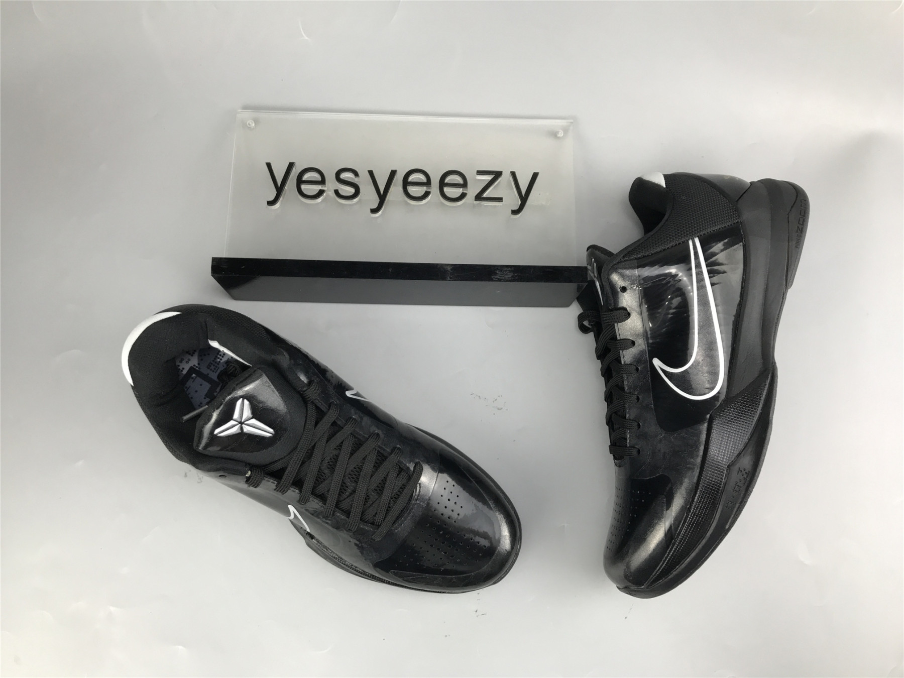 UA NIKE ZOOM KOBE 5 