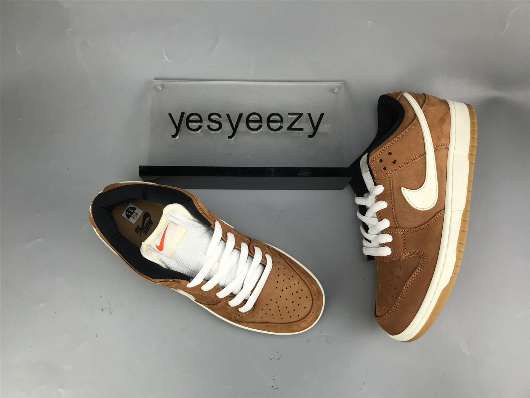 UA NIKE DUNK LOW PRO ISO SB 