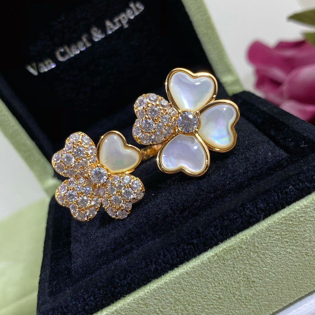 V*n Cl**f & Arpels Four Leaf Clover Ring