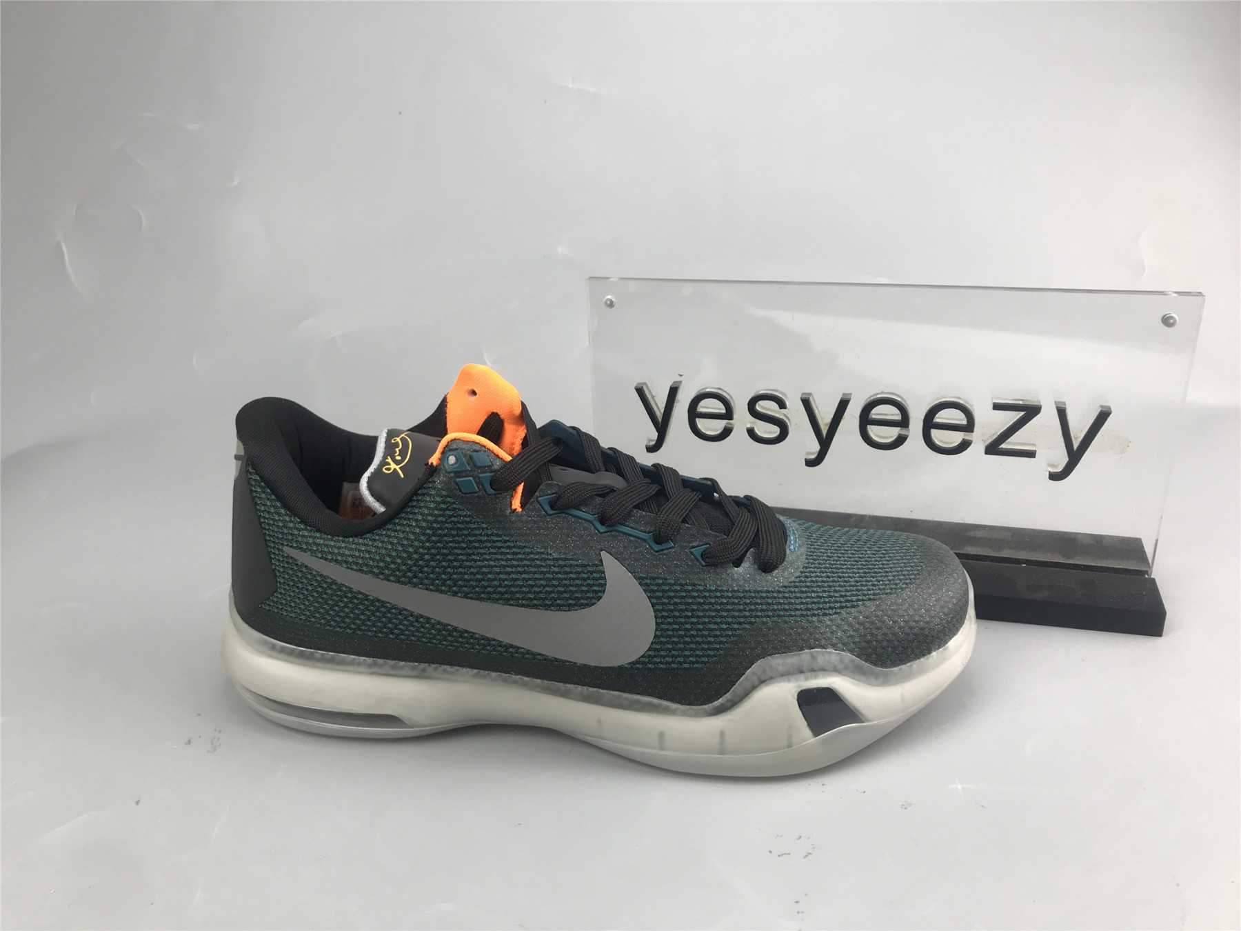 UA NIKE KOBE 10 