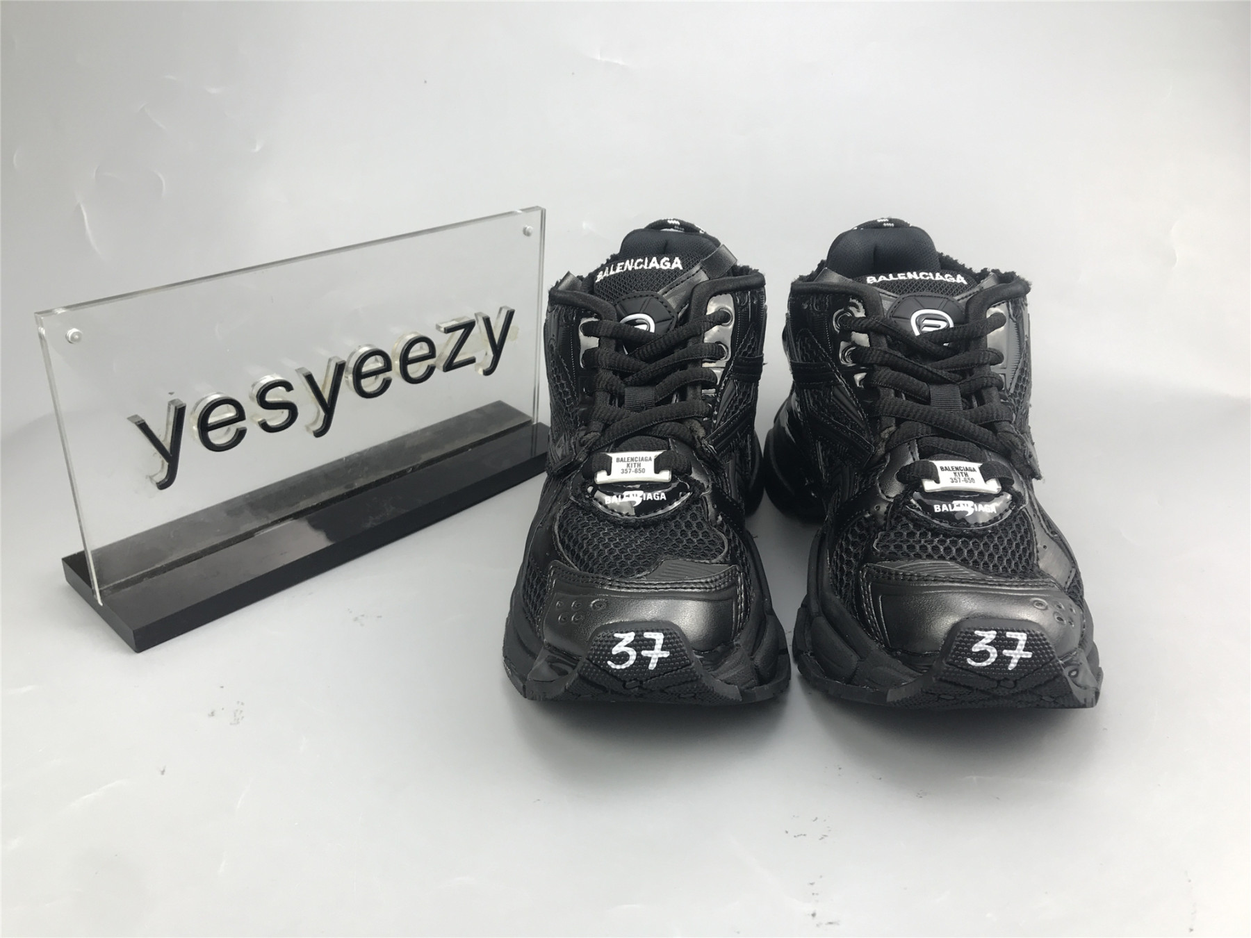 UA RUNNER BLACK