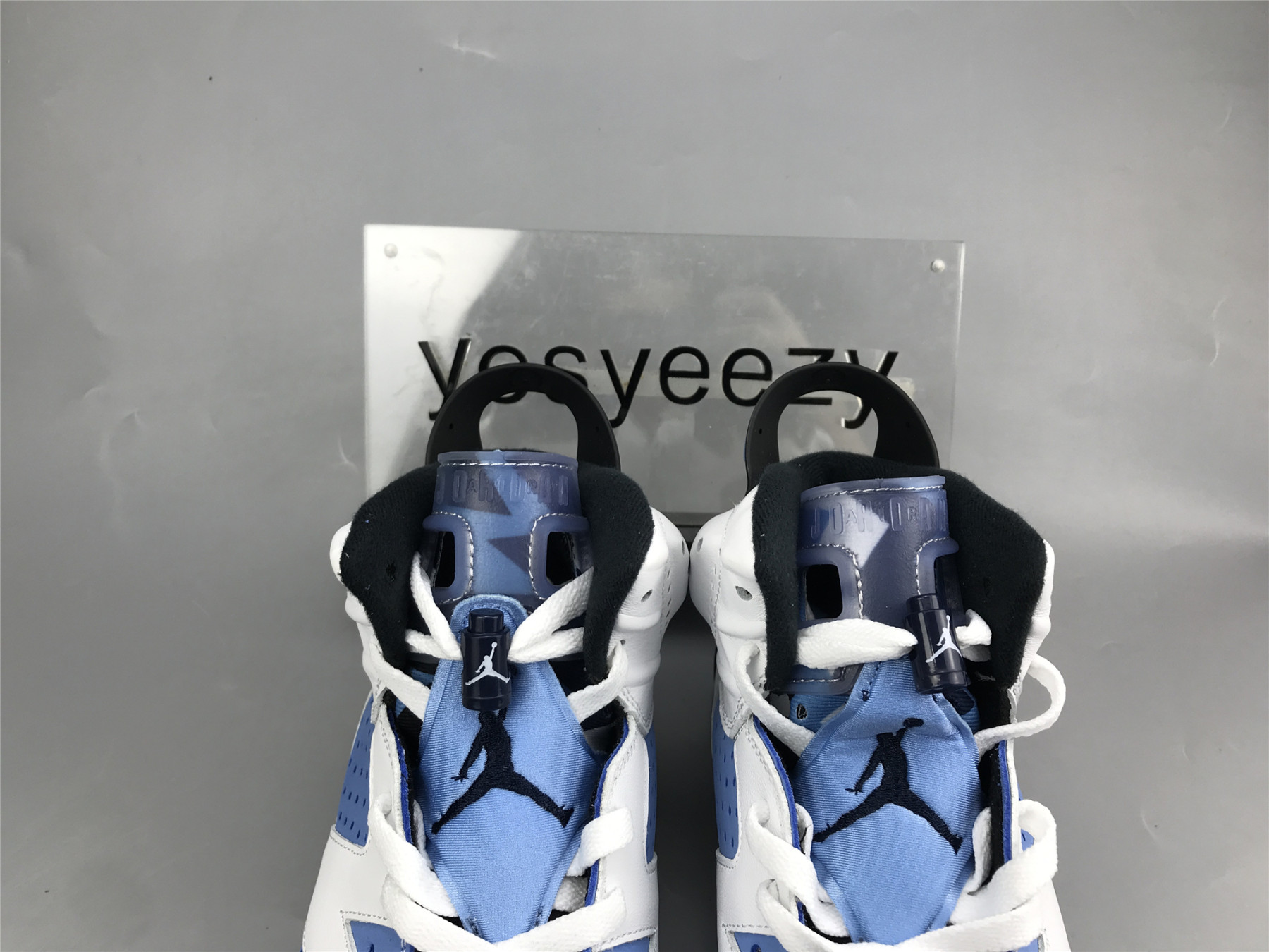UA AIR JORDAN 6 RETRO 