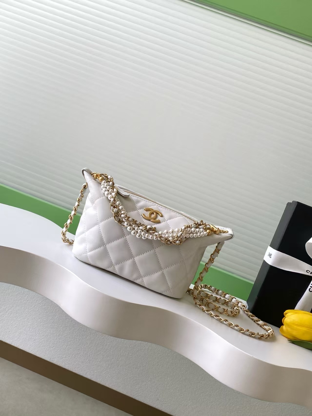 Ch**el Hobo Handbag 23.5x13x7.5cm