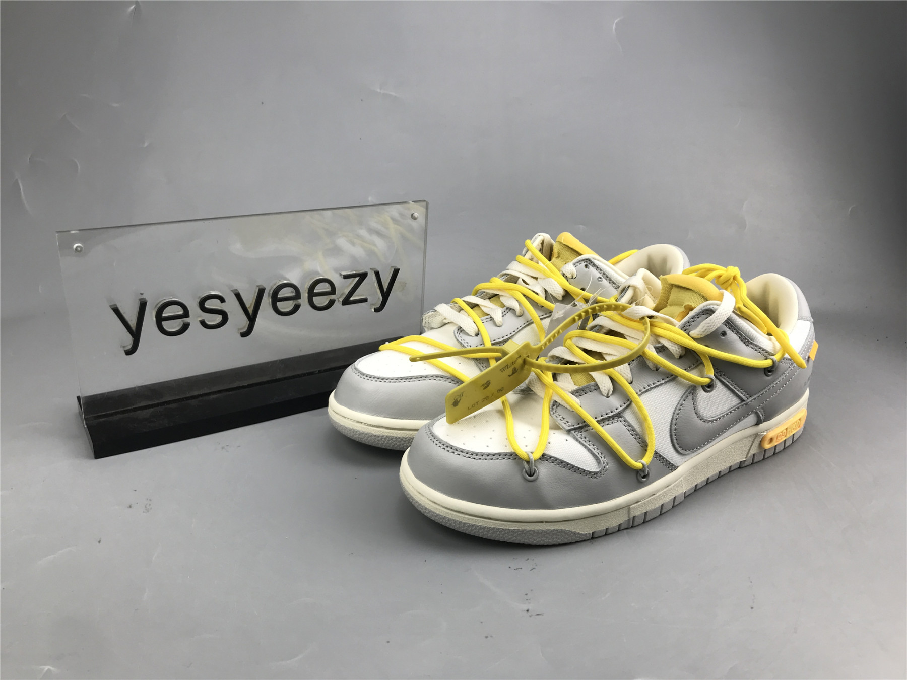 UA NIKE OFF-WHITE X DUNK LOW 