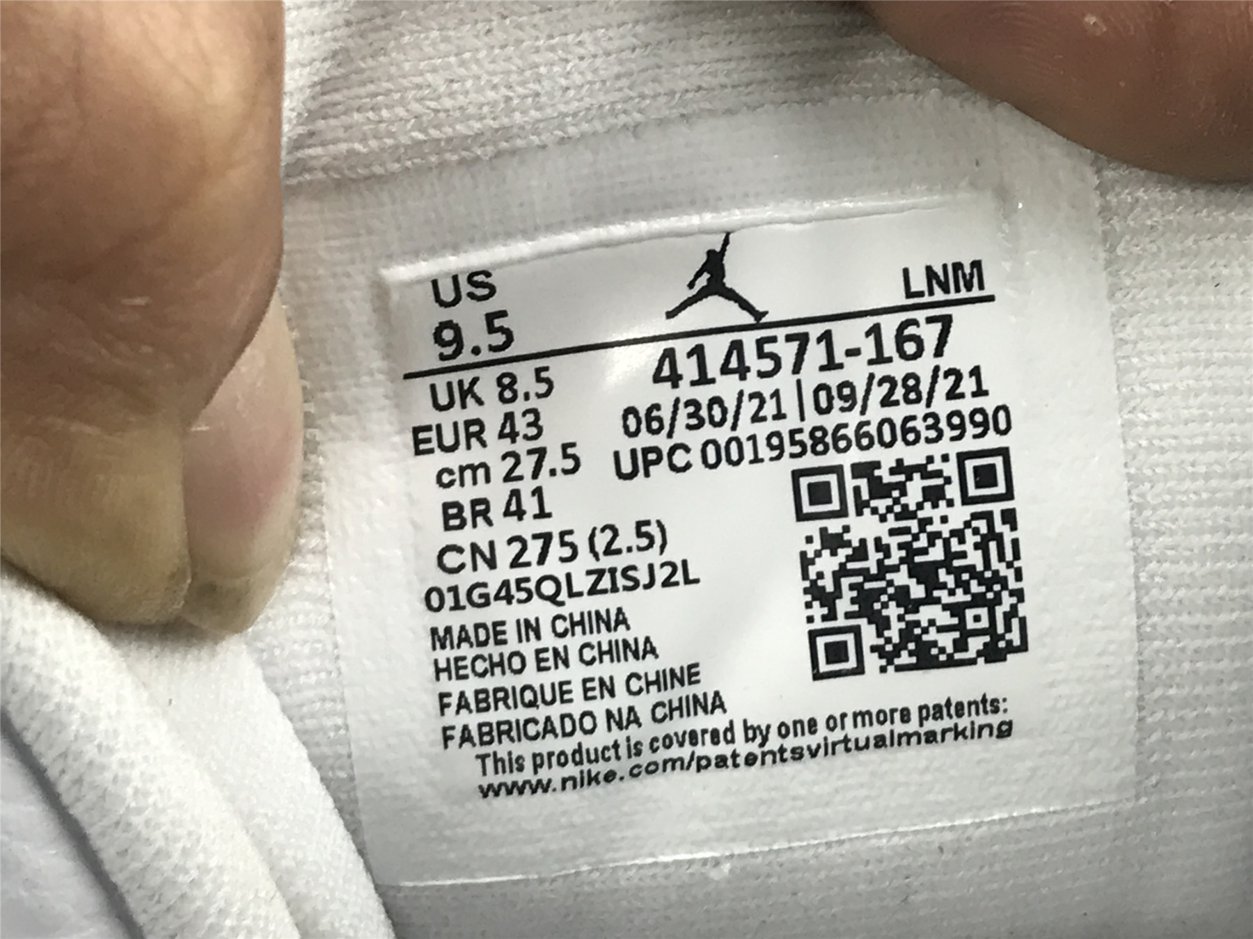 UA AIR JORDAN 13 