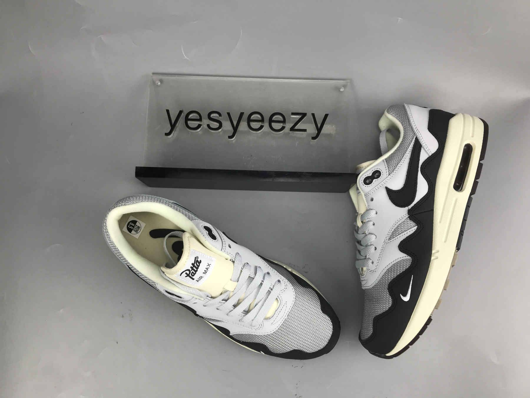 UA NIKE AIR MAX 1/P