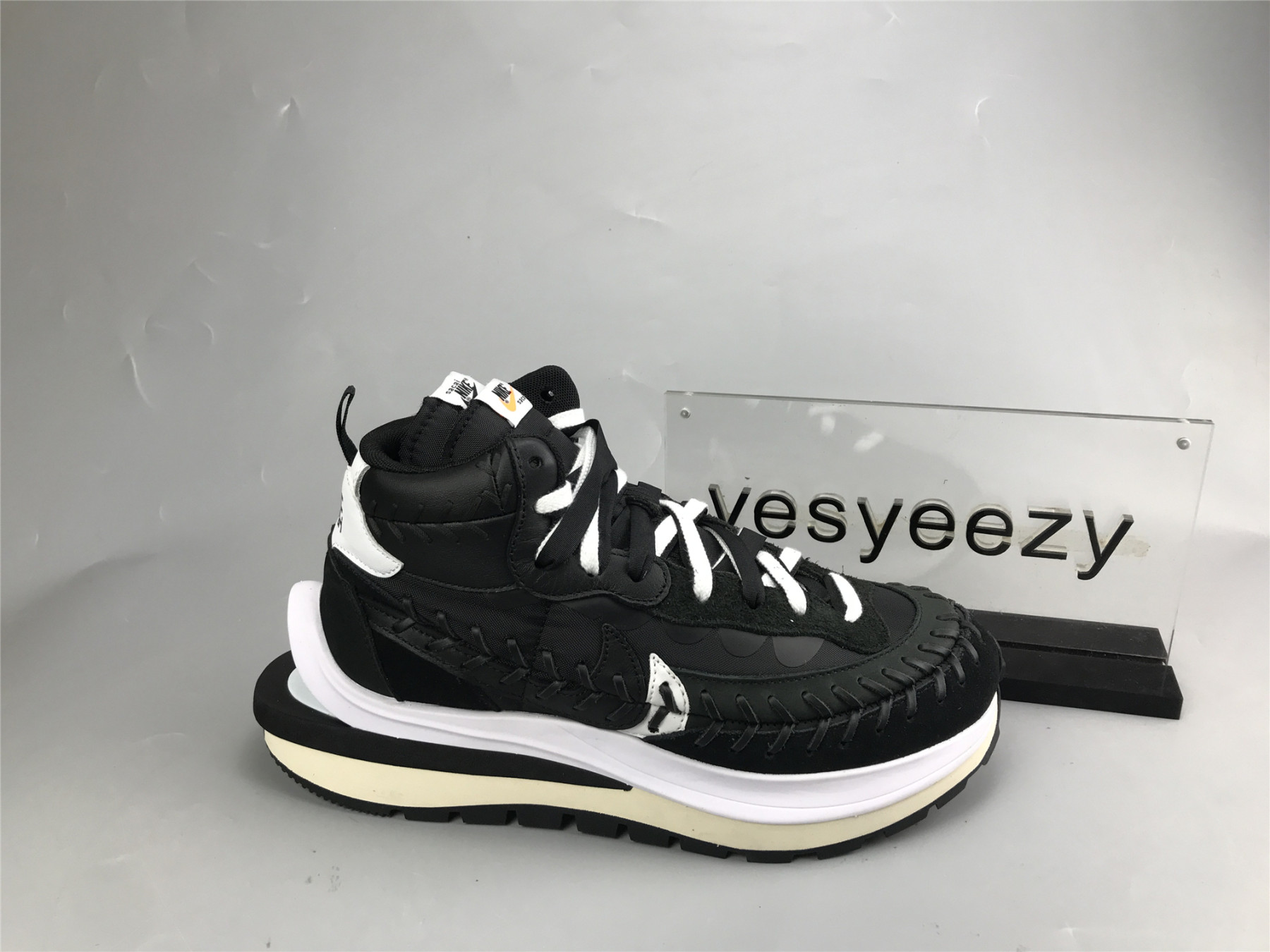 UA NIKE SACAI X JEAN PAUL GAULTIER X VAPORWAFFLE 