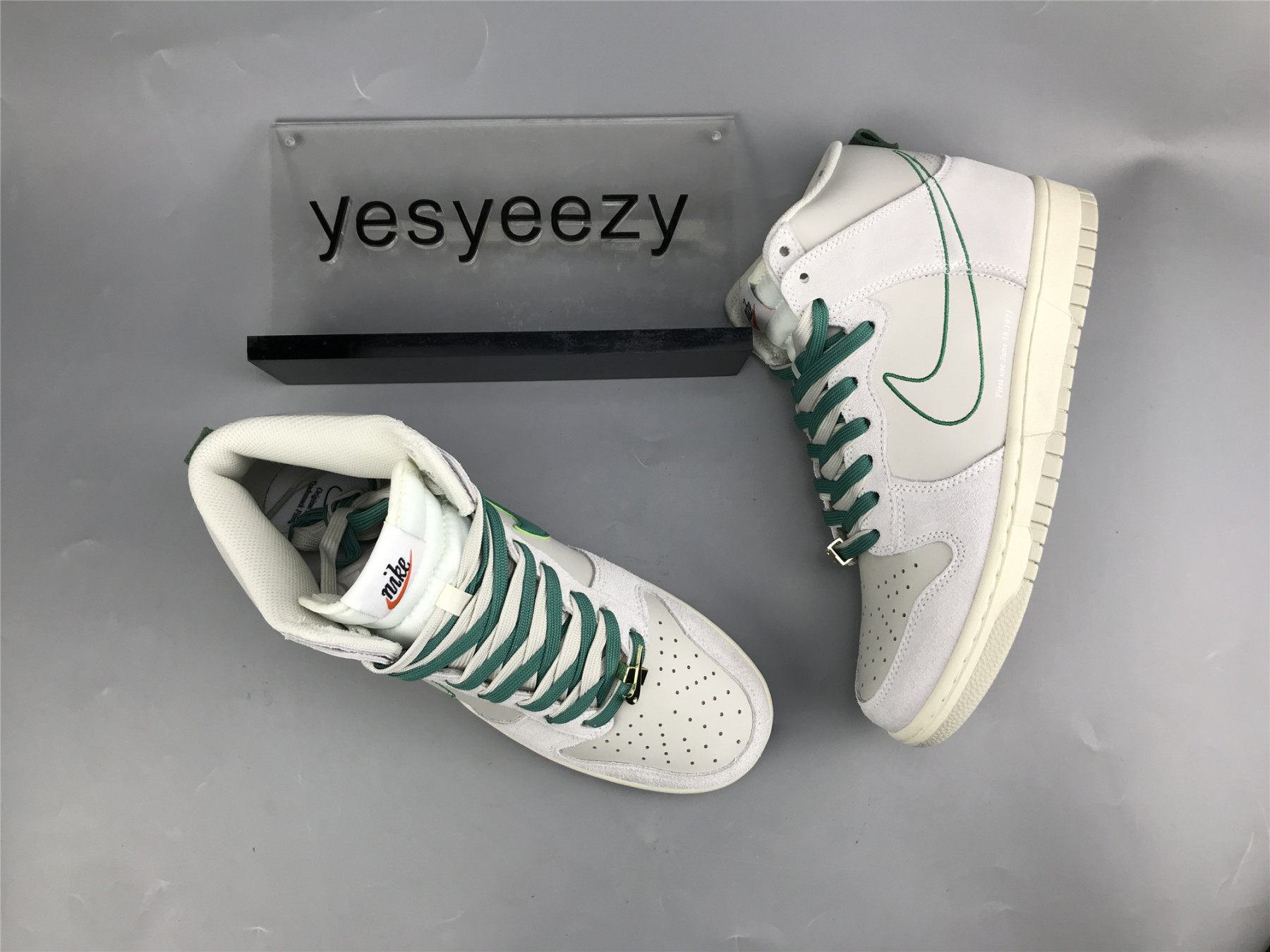 UA NIKE DUNK HIGH SE GS 