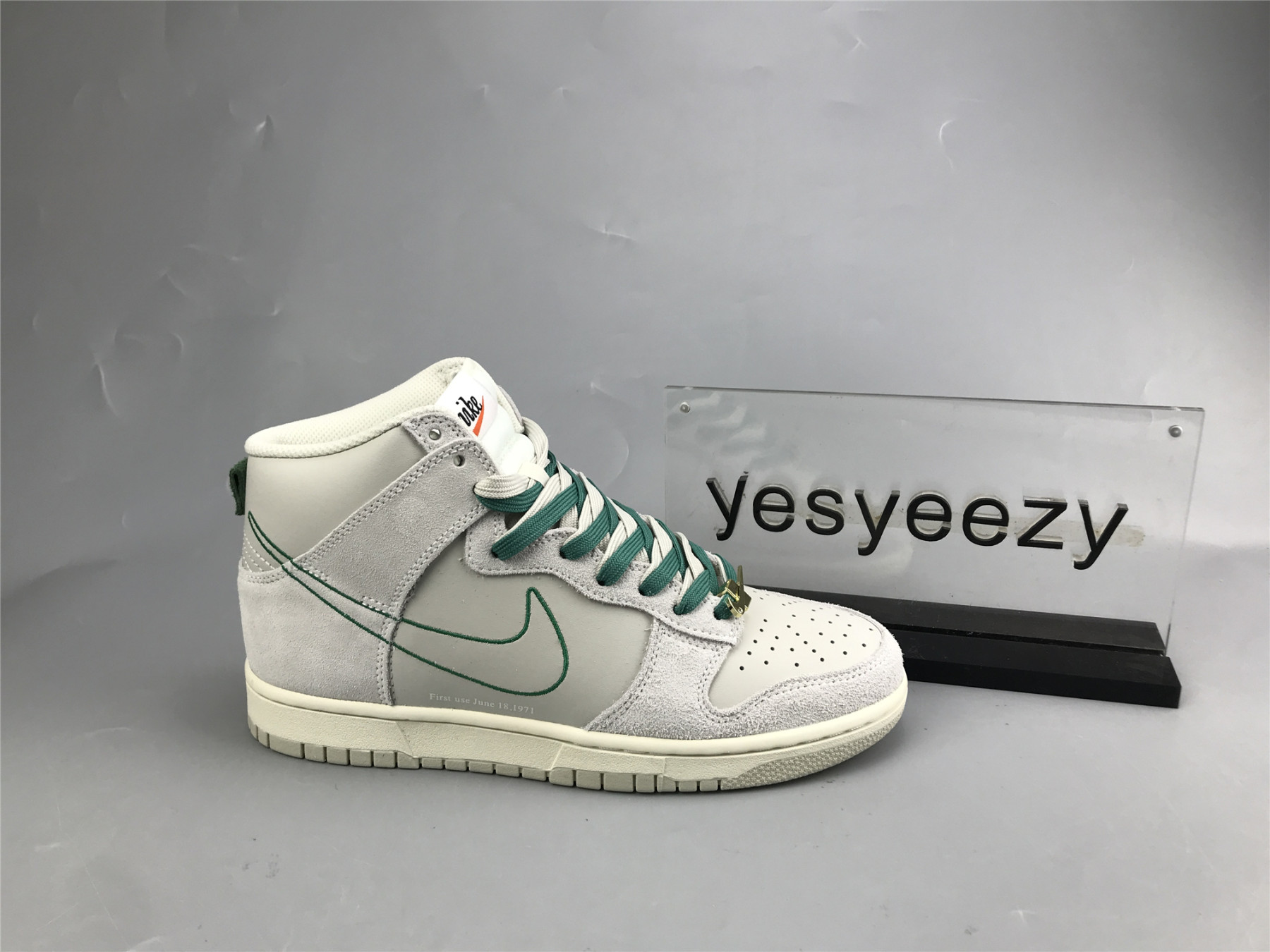 UA NIKE DUNK HIGH SE GS 