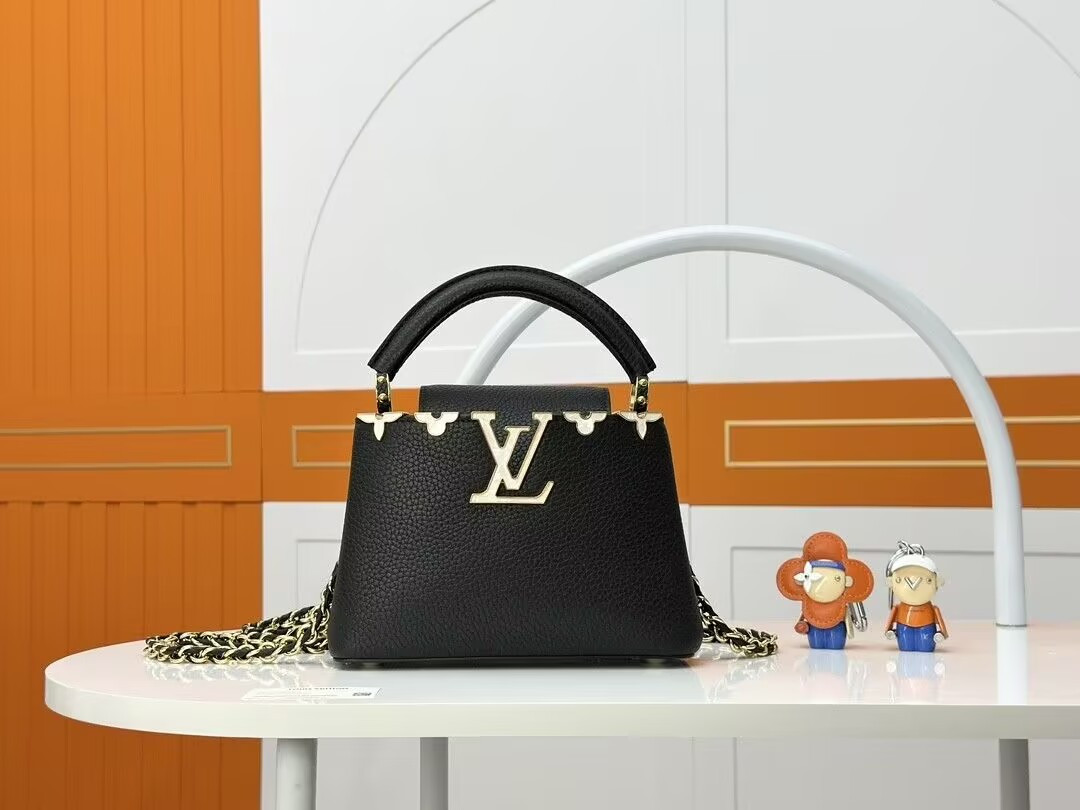 LV Capucines Mini with Chain M10167 21x14x8cm