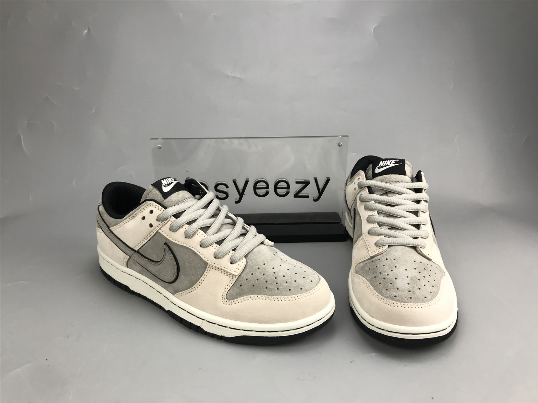 UA NIKE SB DUNK LOW "STEAMBOY OST" GREY BLACK