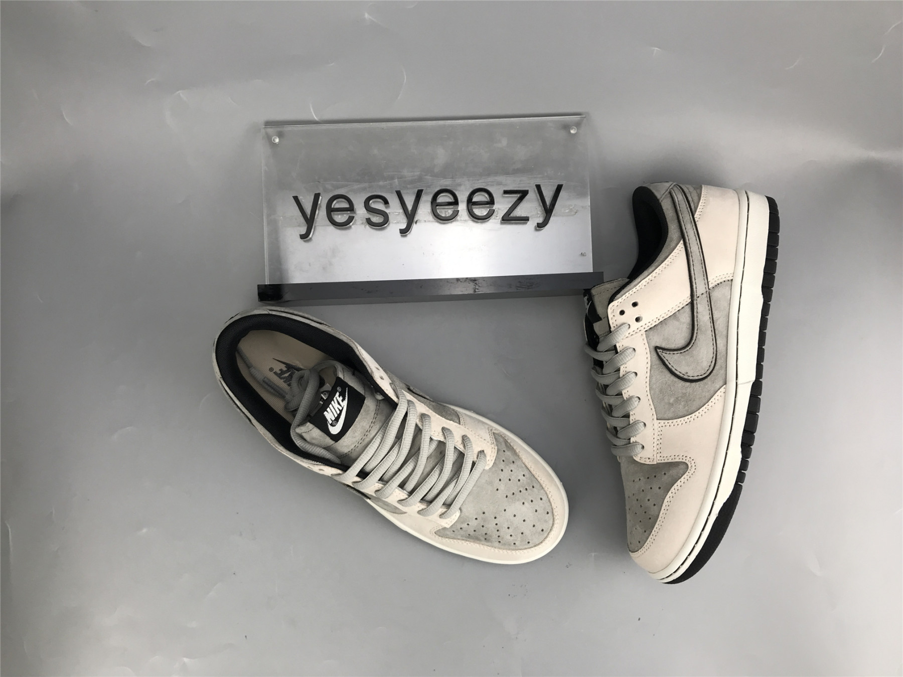 UA NIKE SB DUNK LOW "STEAMBOY OST" GREY BLACK