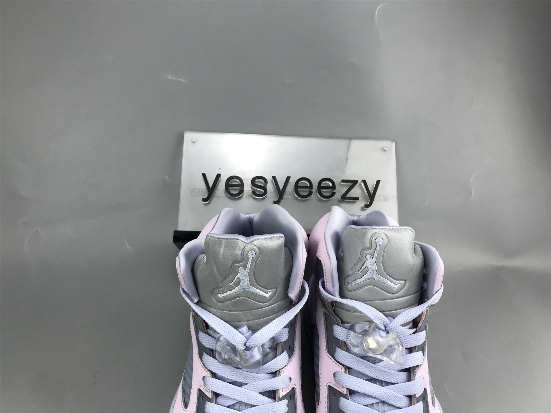 UA WMNS AIR JORDAN 5 RETRO 