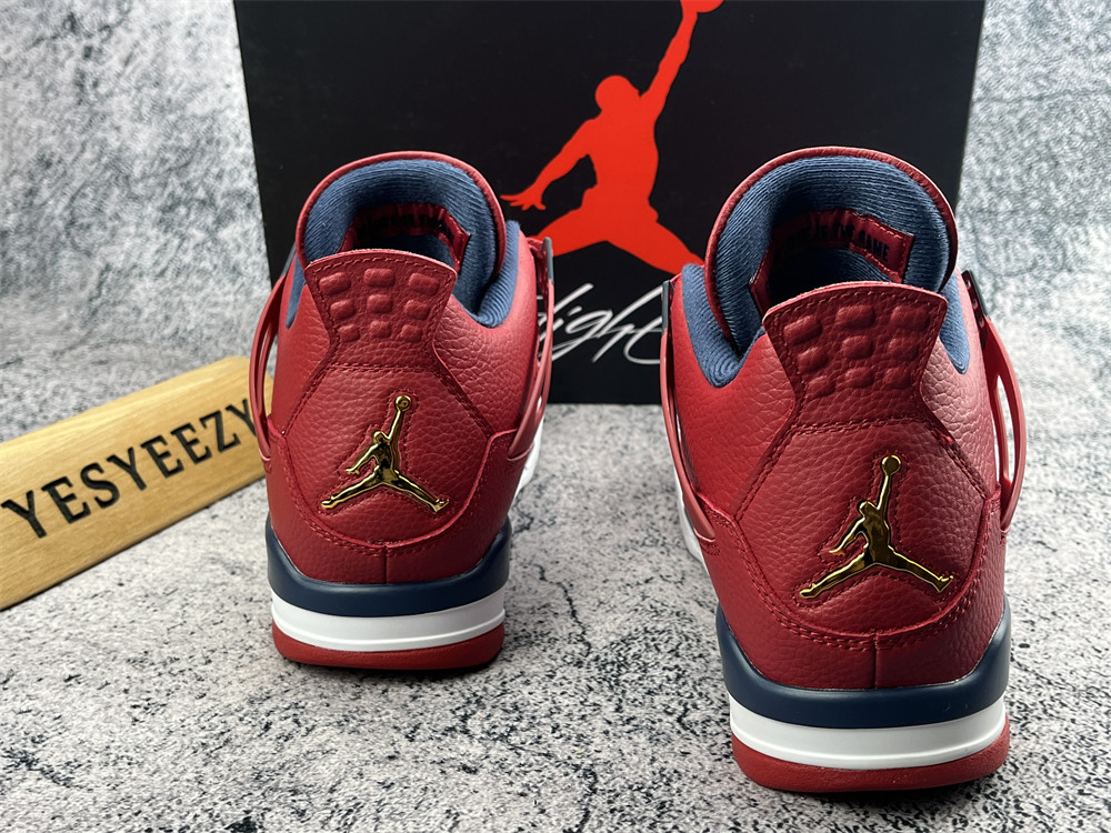 UA AIR JORDAN 4 RETRO 