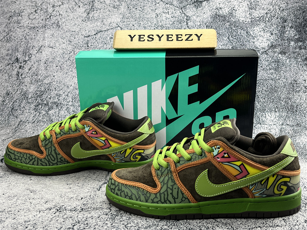 UA  NIKE SB DUNK LOW 