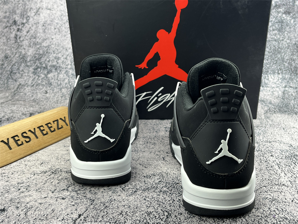 UA WMNS AIR JORDAN 4 RETRO BLACK