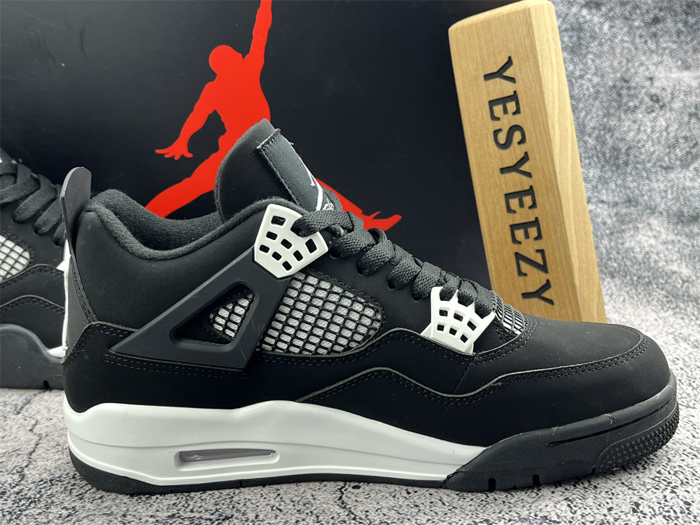 UA WMNS AIR JORDAN 4 RETRO BLACK