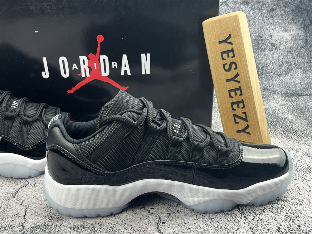 UA AIR JORDAN 11 RETRO LOW 