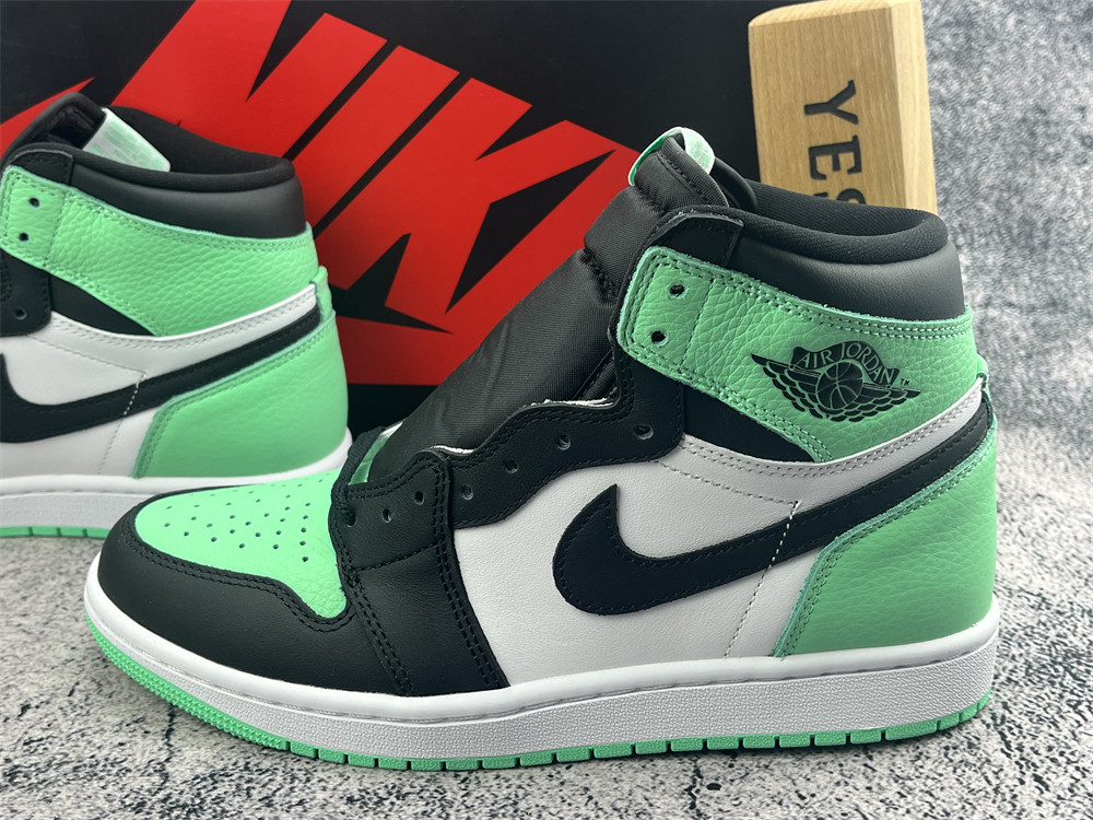 UA AIR JORDAN 1 RETRO HIGH OG 