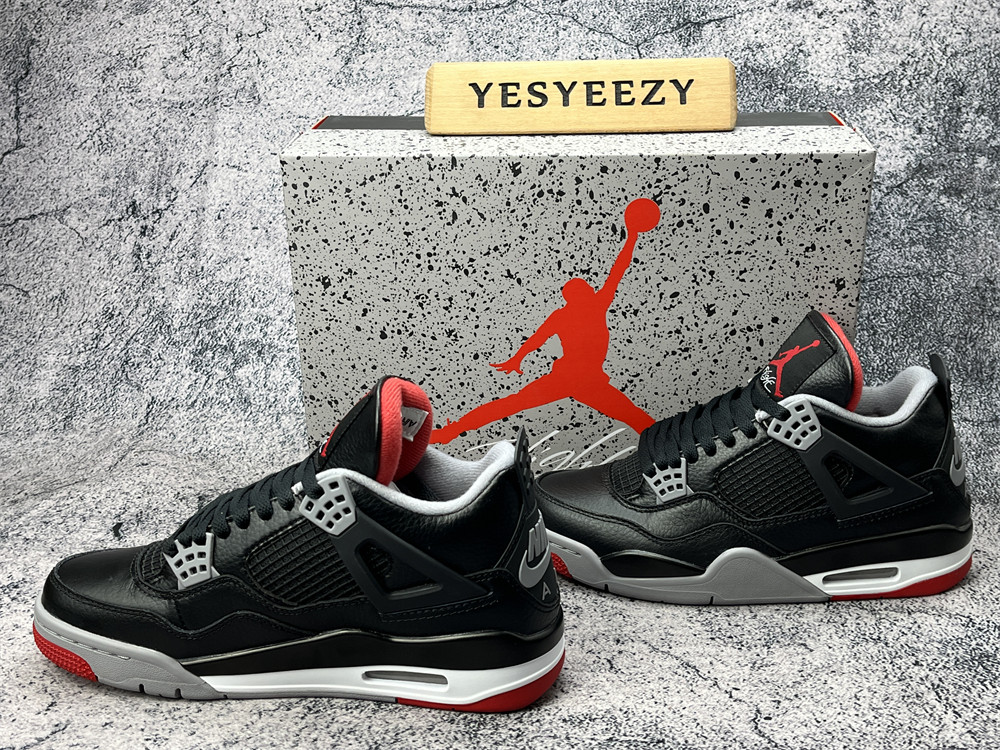 UA AIR JORDAN 4 RETRO 