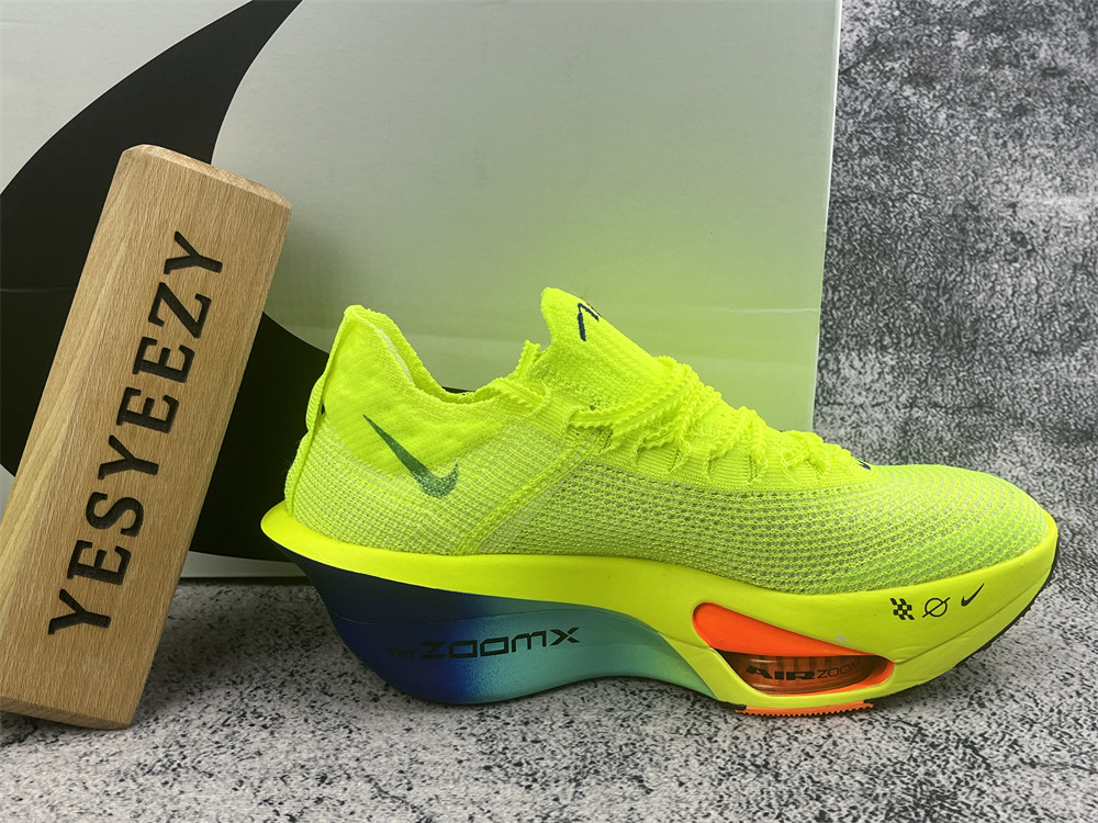 UA NIKE AIR ZOOM ALPHAFLY NEXT% 3 