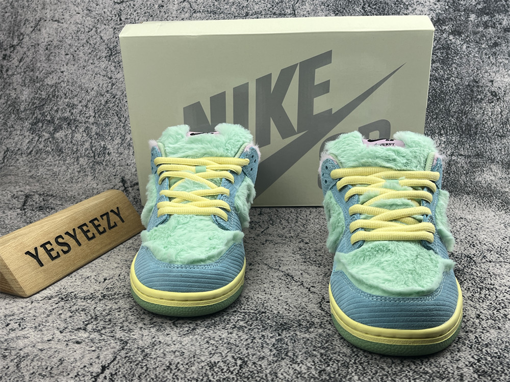 UA Nike SB Dunk Low Verdy Visty