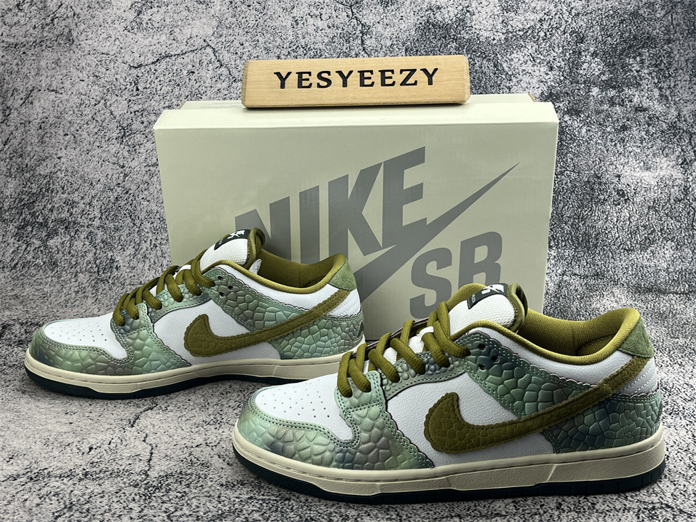 UA Nike SB Dunk Low