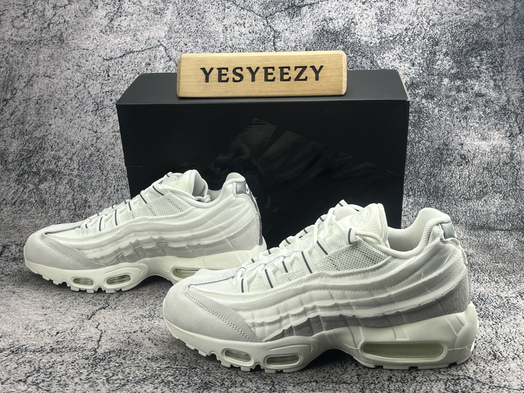 UA Nike Air Max 95