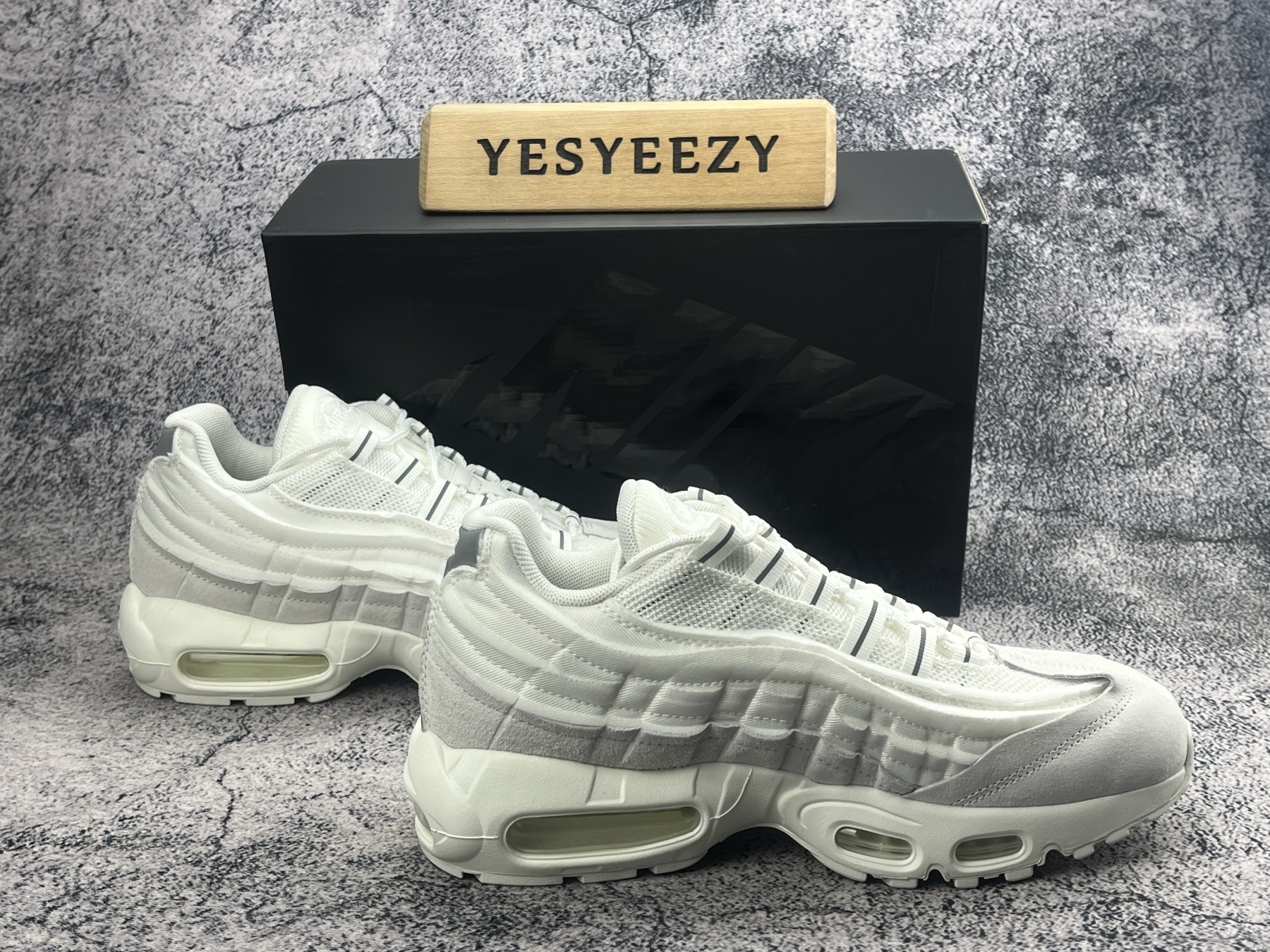 UA Nike Air Max 95
