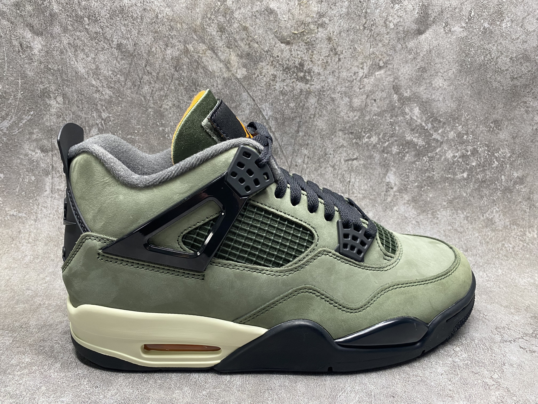 UA Jordan 4 Retro