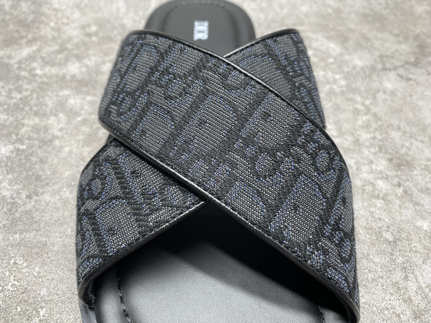 UA D10r Alias Sandal