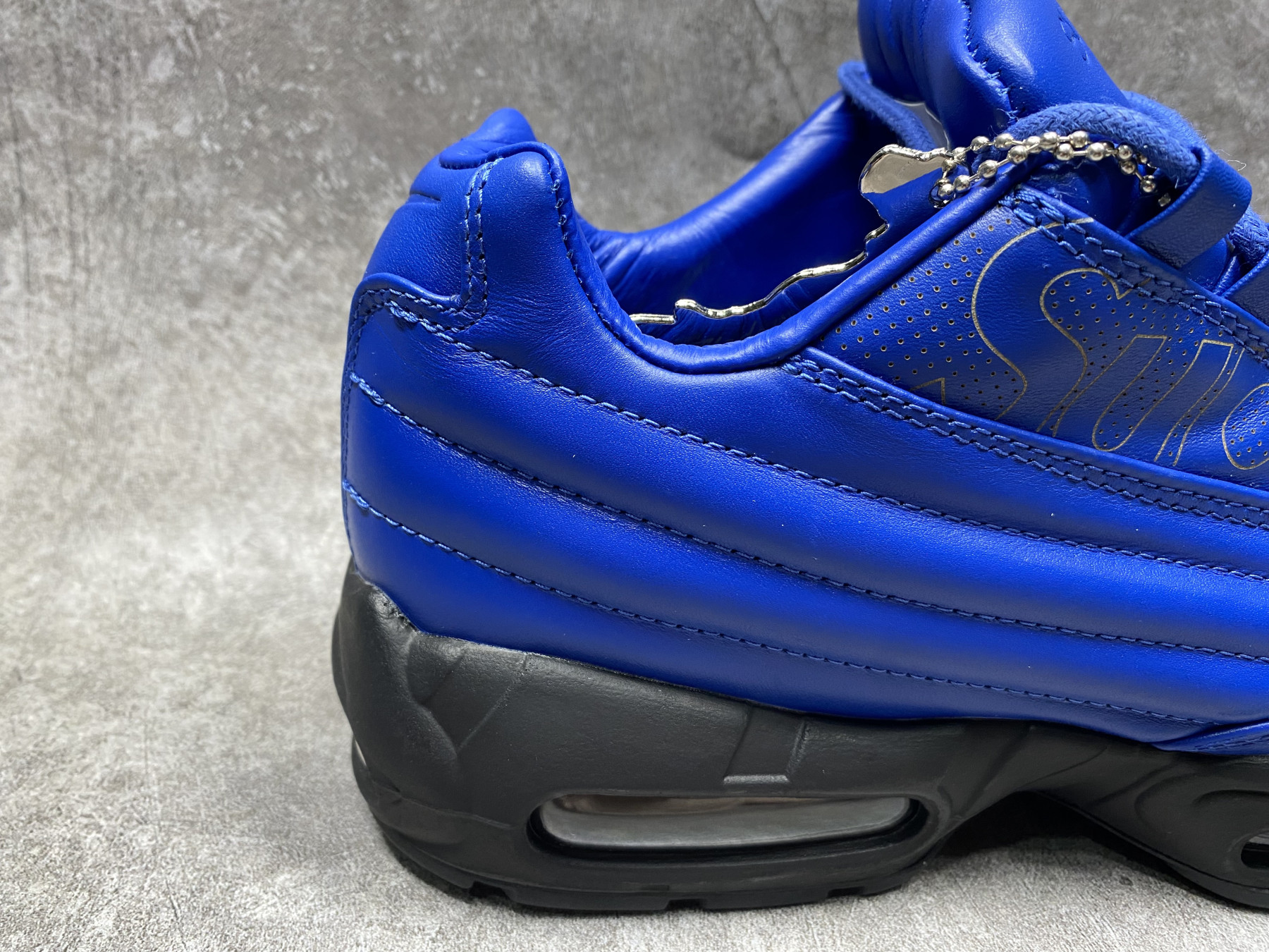 UA NIKE Air Max 95