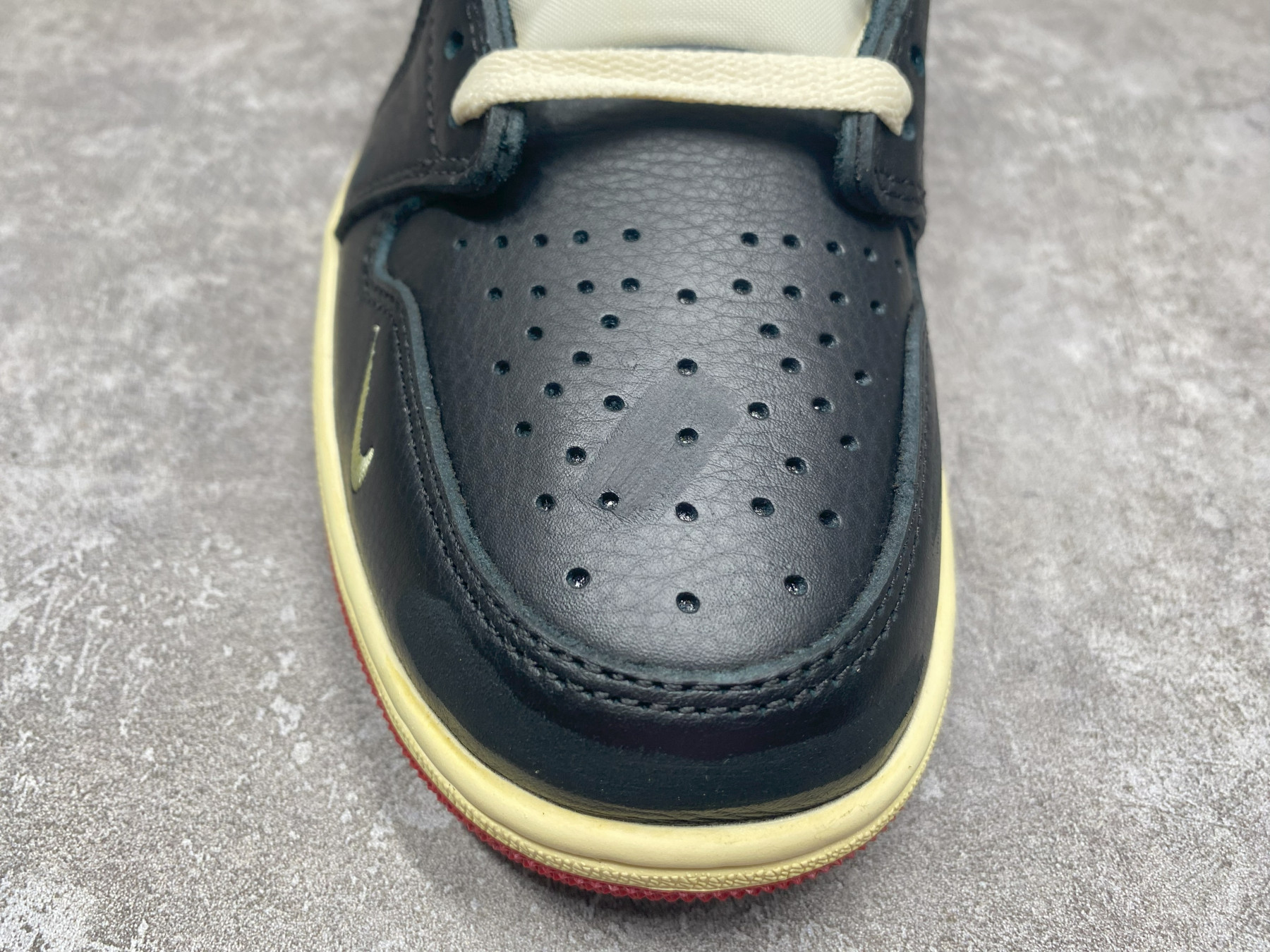 UA Jordan 1 Retro Low OG
